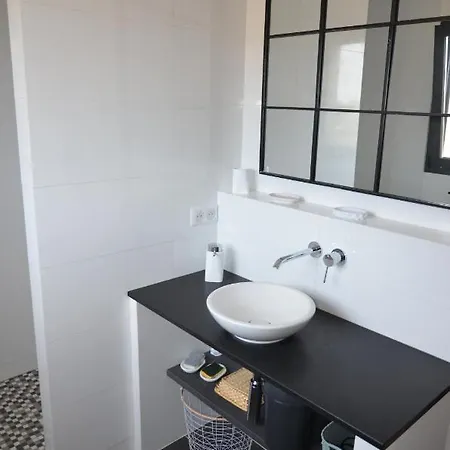 Grand Confort à 500m De La De Lozari Villa