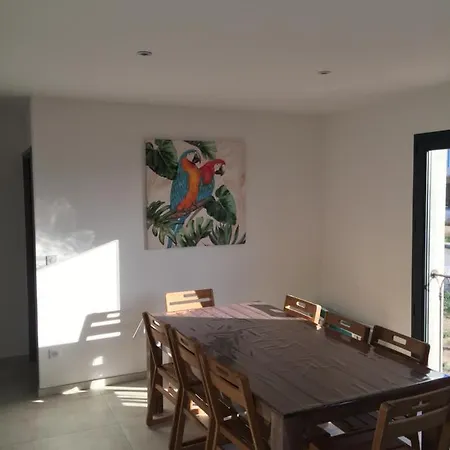 Grand Confort à 500m De La De Lozari *