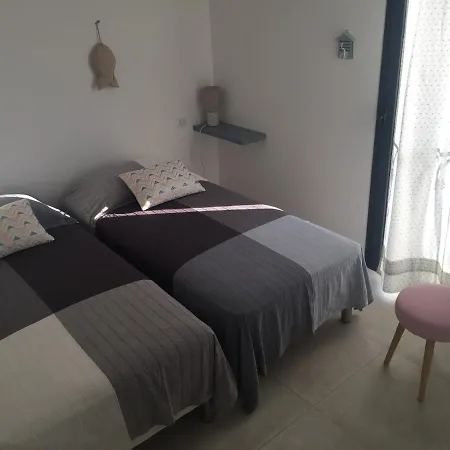 Grand Confort à 500m De La De Lozari Villa *