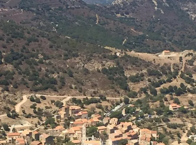 Grand Confort à 500m De La De Lozari *