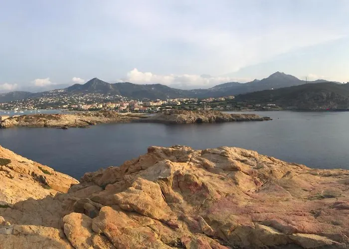 Grand Confort à 500m De La De Lozari Villa