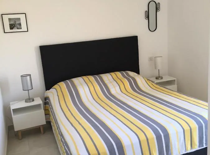 Grand Confort à 500m De La De Lozari Villa