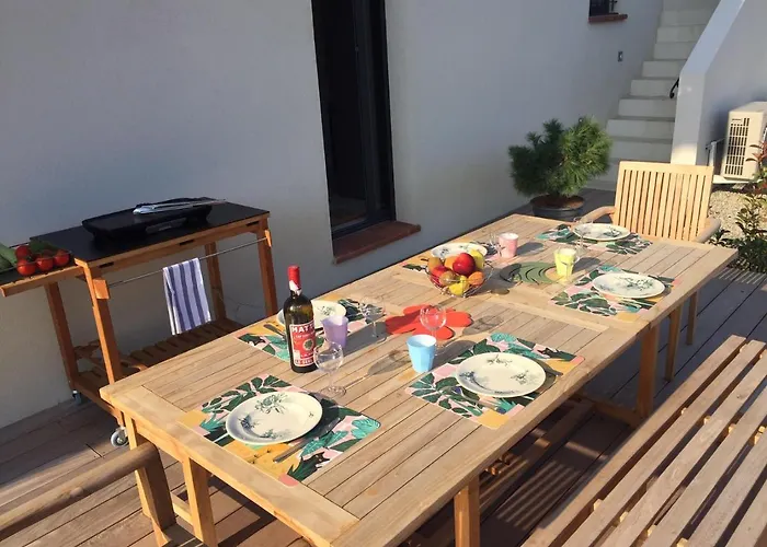 Grand Confort à 500m De La De Lozari Villa *